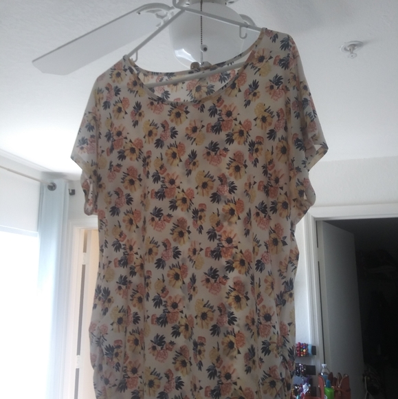Flowers casual shirt - Picture 1 of 1